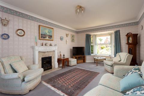 1 Birch Tree Close, Strensall, York, YO32 5ST