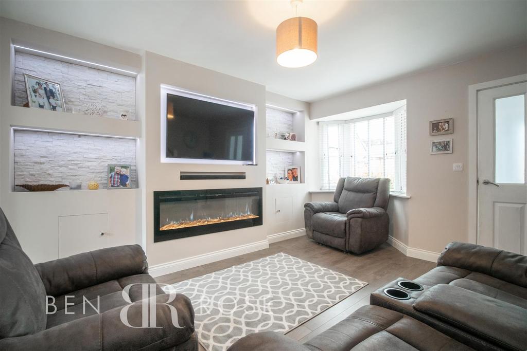 Twickenham Place, Chorley 3 bed semidetached house £189,995