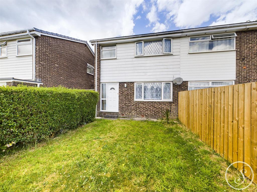 Croftside Close Seacroft Leeds 3 Bed Semi Detached House For Sale £