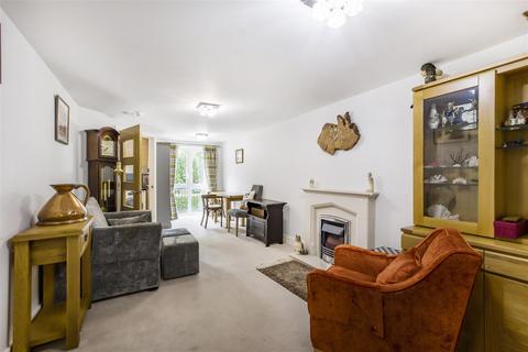 2 bedroom apartment for sale - Crayshaw Court, Caversham, Reading