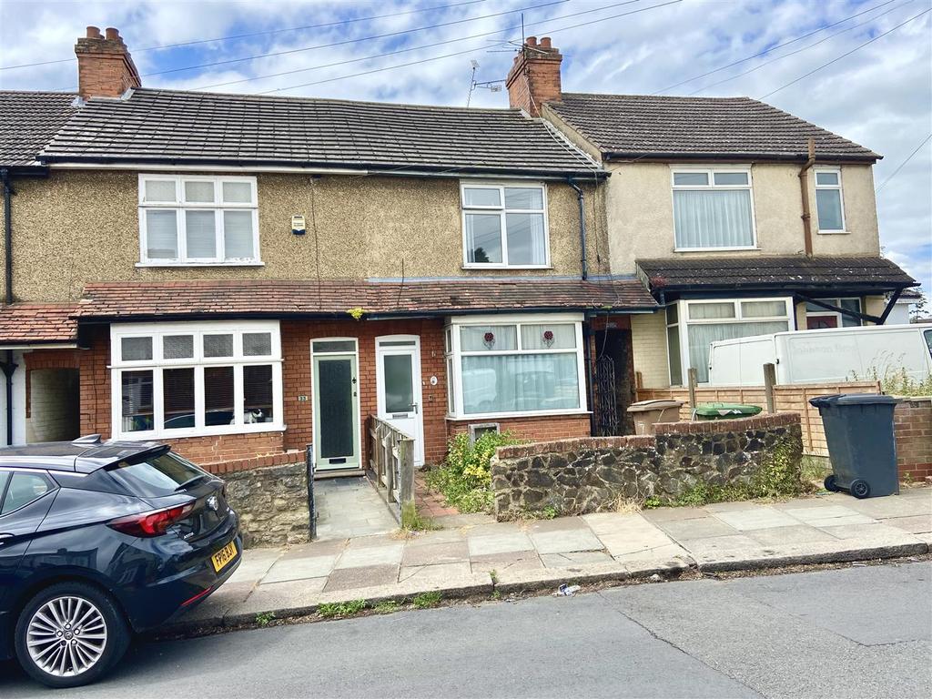 Richmond Hill, Luton 3 bed terraced house £1,250 pcm (£288 pw)