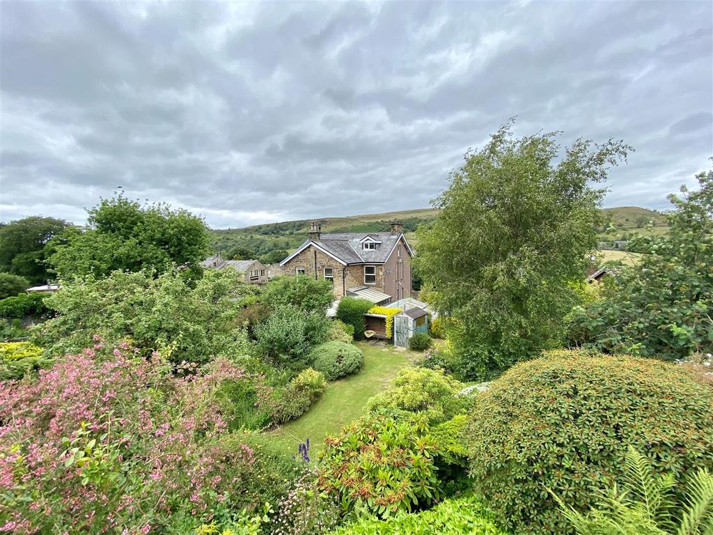 New Mills Road, Birch Vale, High Peak 4 bed semidetached house £500,000