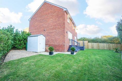 4 bedroom detached house for sale - Magpie Close, St. Leonards-on-sea