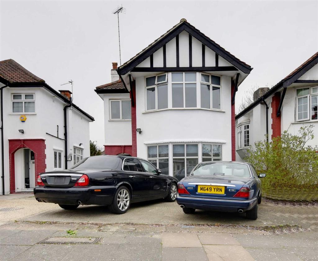 Hendale Avenue, Hendon 5 bed detached house £2,800 pcm (£646 pw)