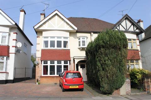 2 bedroom flat to rent - Ambleside Drive, Southend On Sea