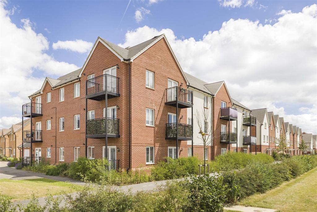 Bolton Drive, Shinfield, Reading 2 bed apartment £280,000