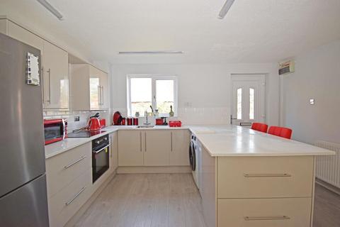 19 Barley Croft, Stoke Heath, Bromsgrove, B60 3QG