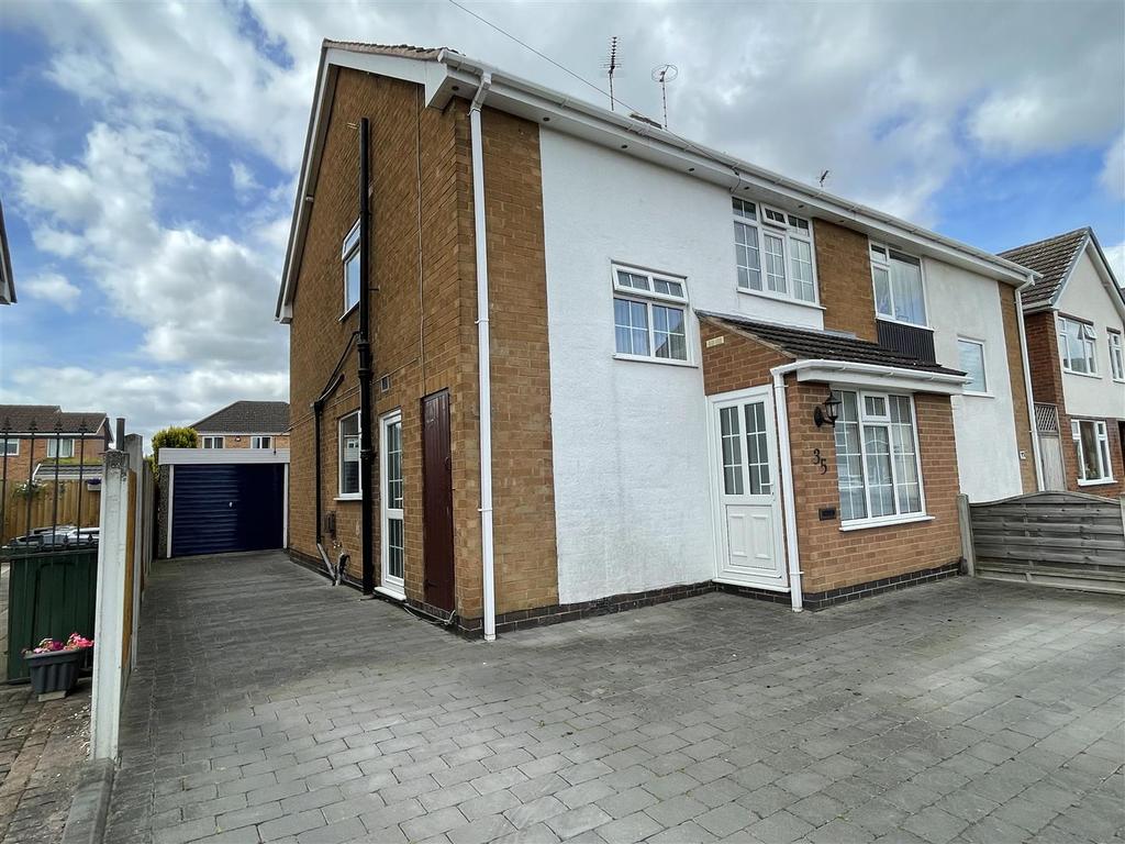 Prince Albert Drive, Glenfield, Leicester 3 bed semidetached house £