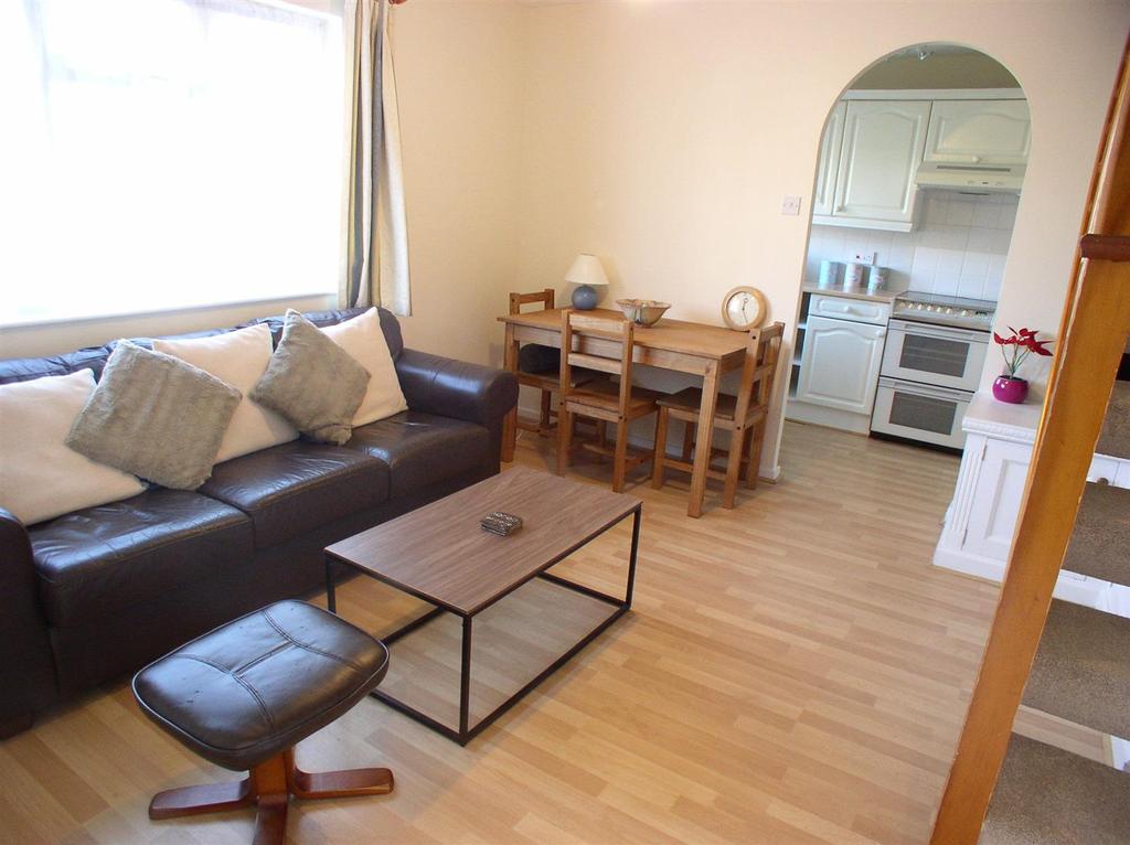 Telford Drive, Walton on Thames, Surrey 1 bed semidetached house £
