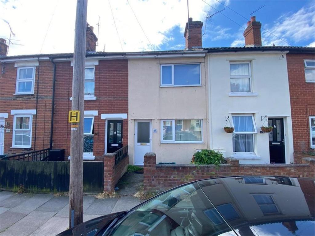 Lisle Road Colchester Essex 2 bed terraced house - £190,000