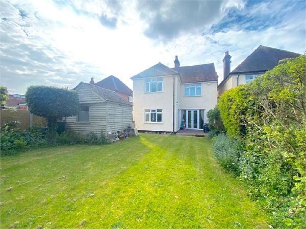 Victoria Road Colchester CO3 3NU 4 bed detached house £650,000