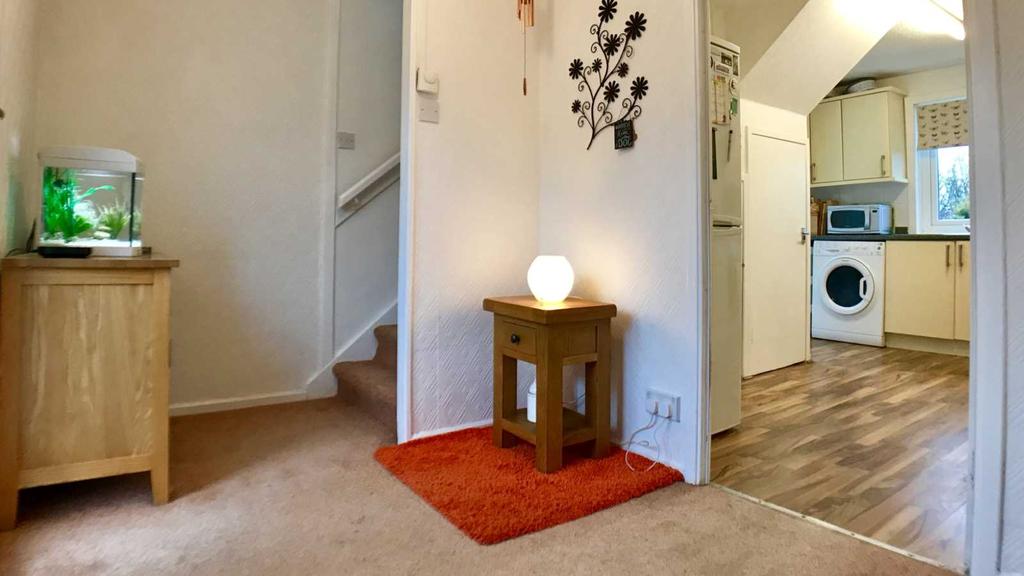 Blackthorn Avenue, Beith 3 bed semidetached villa £79,000