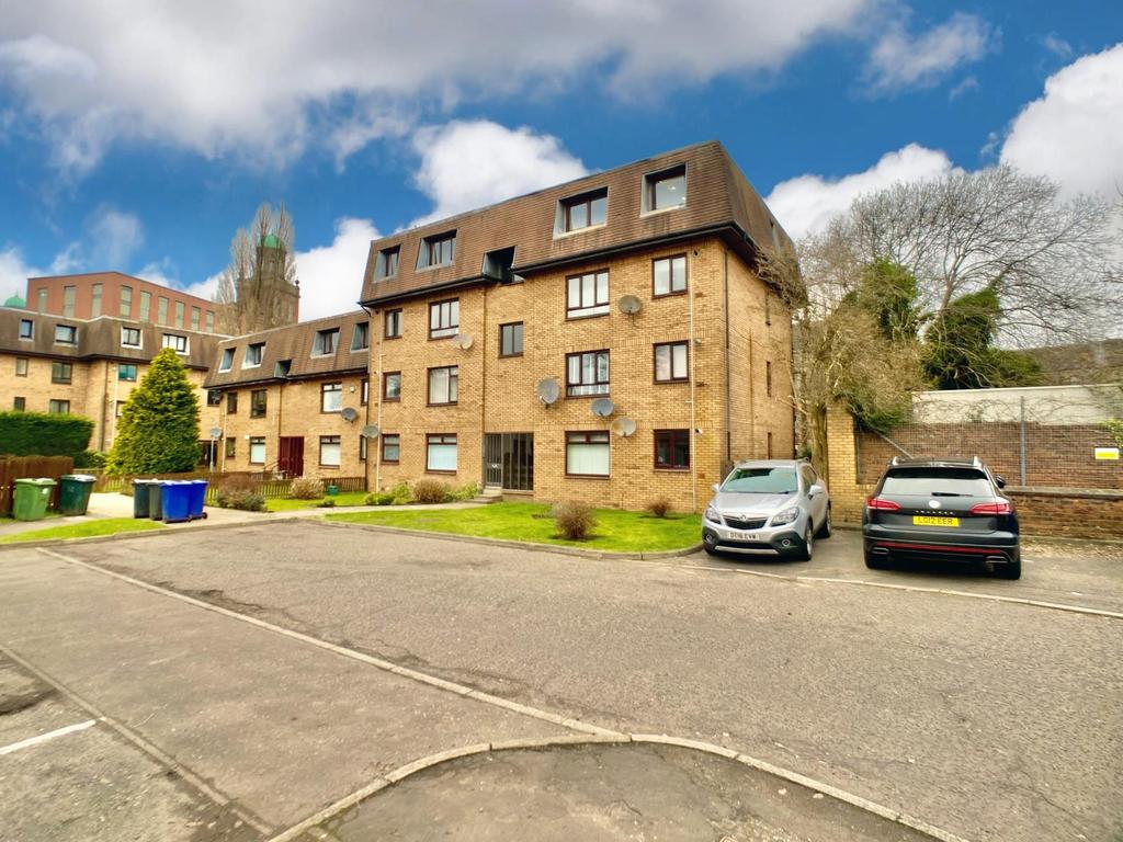 102 Anchor Drive, Paisley 2 bed apartment £77,000