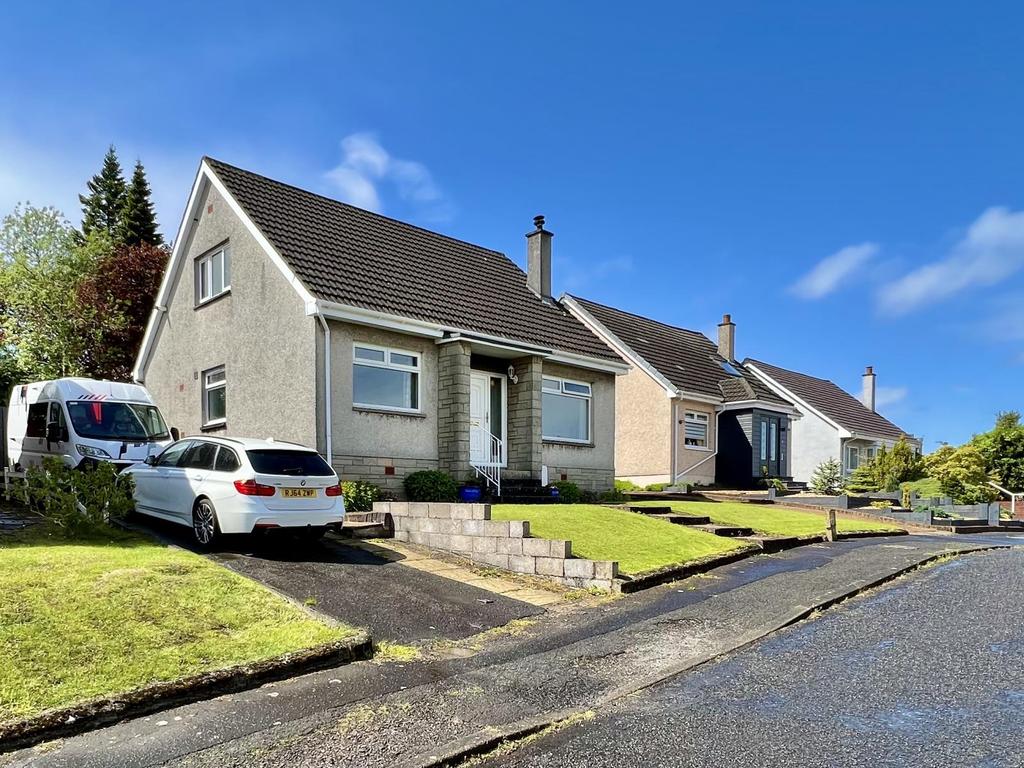 6 Hillcrest View, Larkhall, South Lanarkshire 3 bed detached villa £