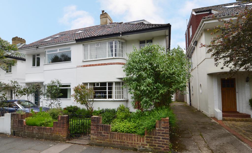 Park House Gardens, Twickenham, TW1 4 bed house £3,500 pcm (£808 pw)