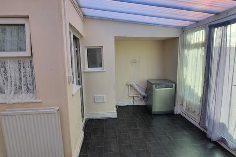 3 bedroom terraced house to rent - Longfellow Road, Coventry, CV2