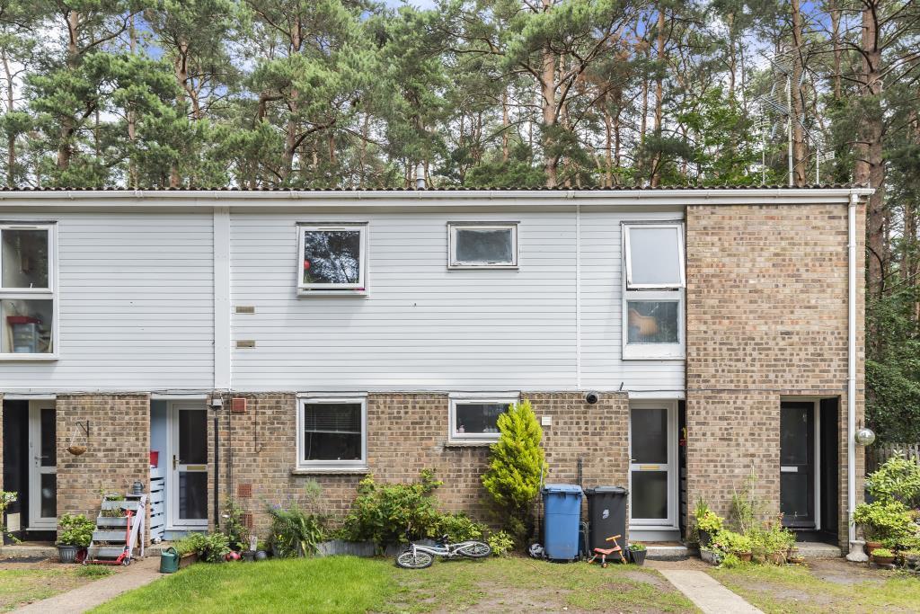 Fleet, Hampshire, GU52 2 bed £220,000