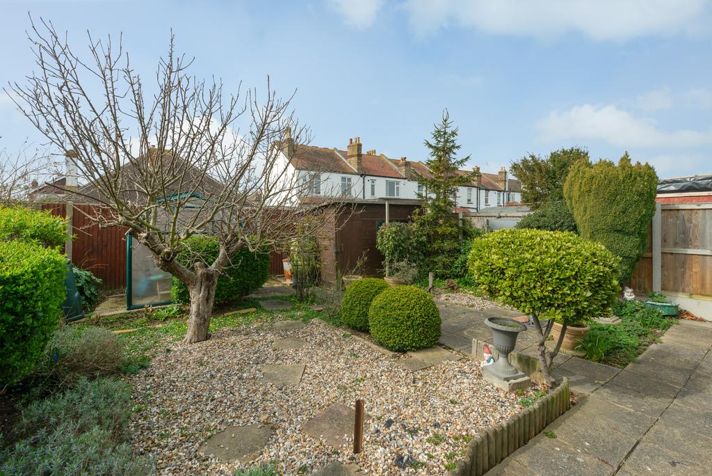 Albany Drive, Herne Bay, Kent 2 bed semidetached bungalow £315,000