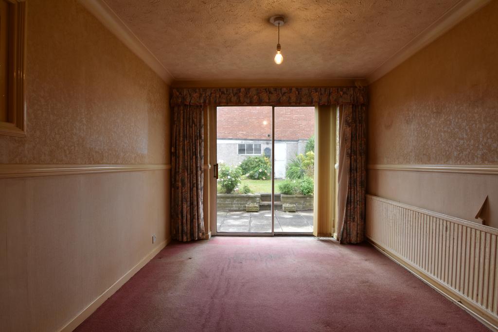 Denesway, Garforth 3 bed detached house £270,000