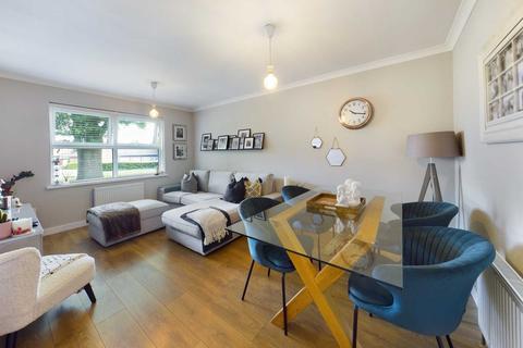 Flat 40, Bovingdon Court Windsor Close, Bovingdon, Hemel Hempstead, HP3 0QU