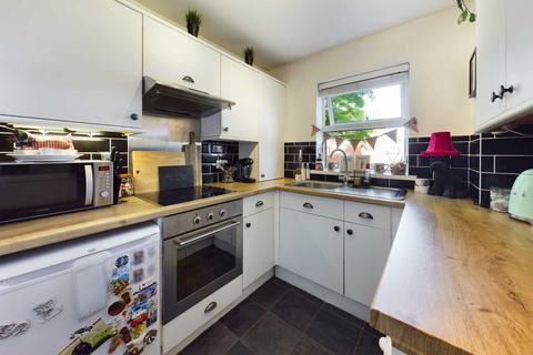 Flat 40, Bovingdon Court Windsor Close, Bovingdon, Hemel Hempstead, HP3 0QU
