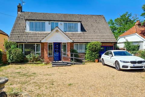 107 Welley Road, Wraysbury, Staines-upon-thames, TW19 5HQ