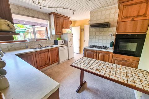 107 Welley Road, Wraysbury, Staines-upon-thames, TW19 5HQ
