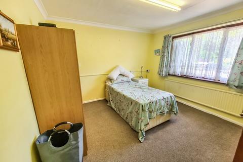107 Welley Road, Wraysbury, Staines-upon-thames, TW19 5HQ