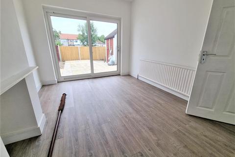 3 bedroom terraced house to rent - Baber Drive, Feltham