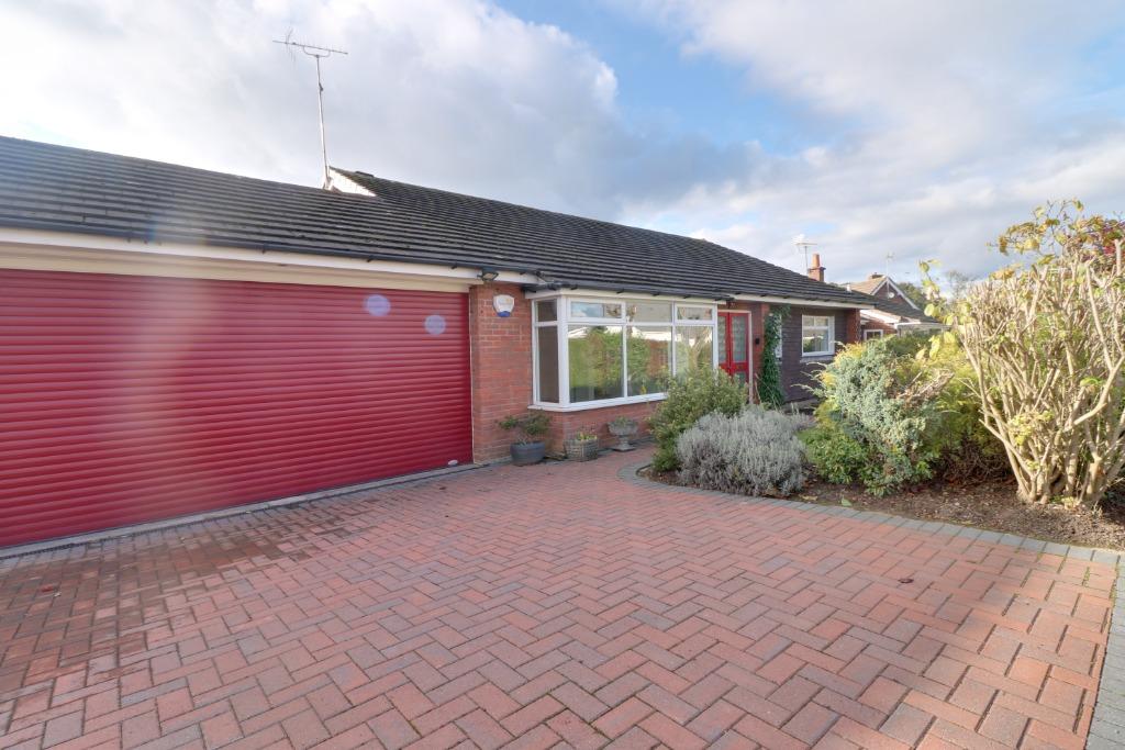 Fields Drive, Sandbach, CW11 4 bed bungalow £1,600 pcm (£369 pw)