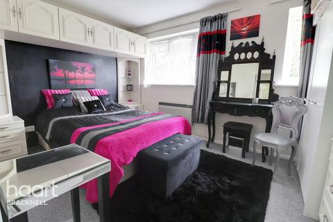 1 Challis Place, Bracknell, RG42 1FT