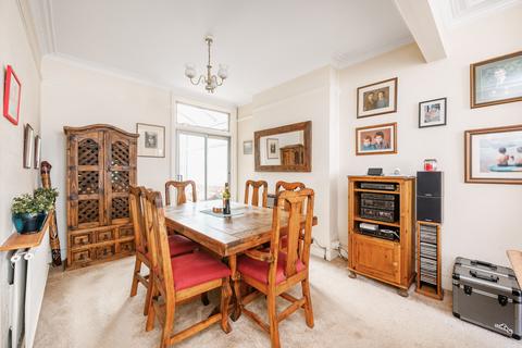 7 Chepstow Road, London, W7 2BG