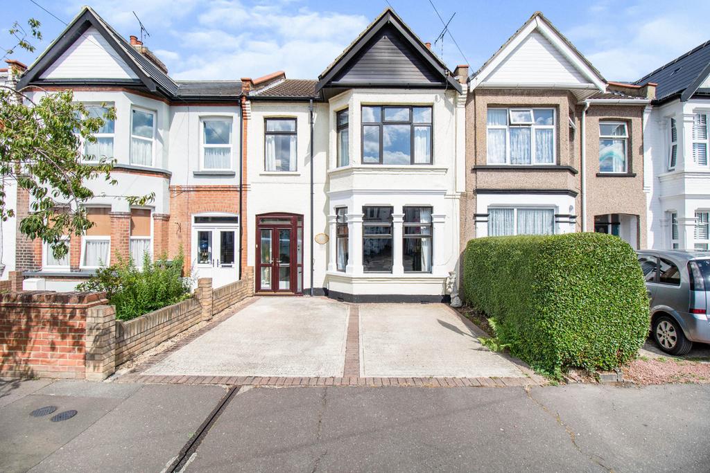 Surbiton Road, Southendonsea, SS2 3 bed terraced house £400,000