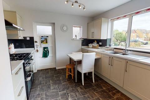 5 bedroom detached bungalow for sale - Camp Hill, Bugbrooke, Northamptonshire NN7 3PH