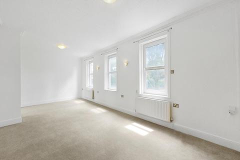 4 bedroom flat to rent - Coombe Lane, Raynes Park