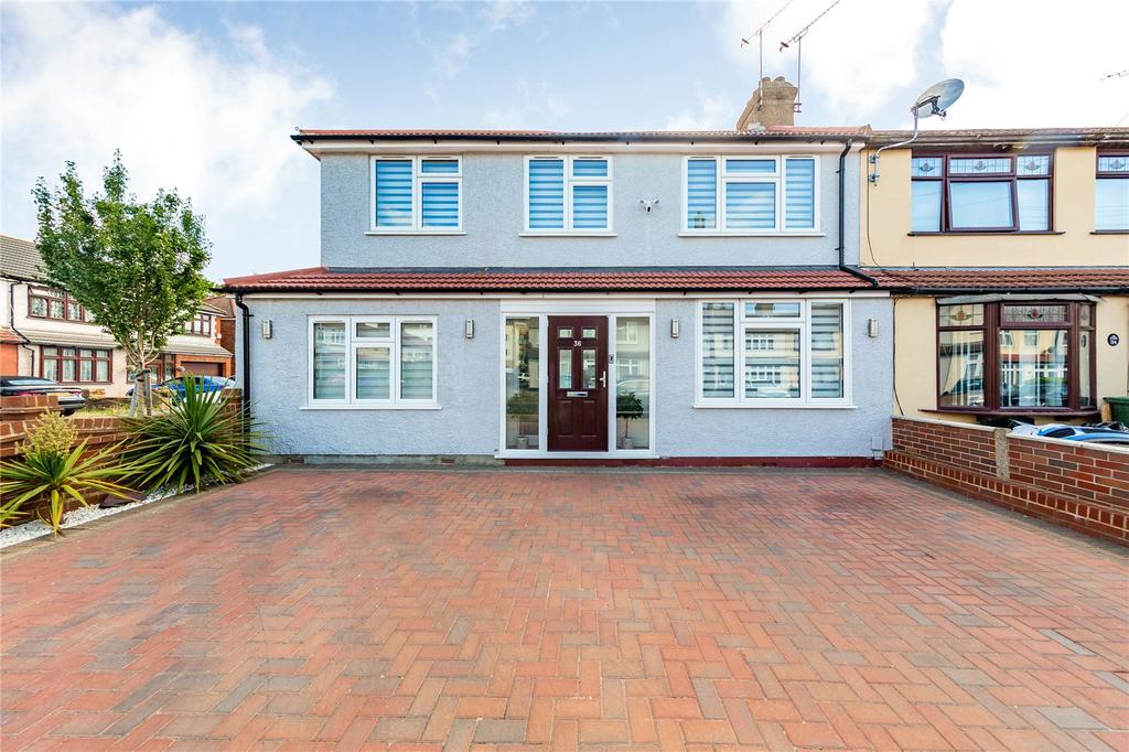 Richards Avenue, Romford, RM7 5 bed semidetached house £685,000