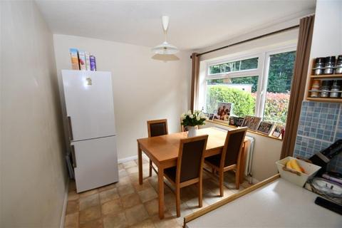 10 Cherryhurst, Hambledon, Godalming, GU8 4HA