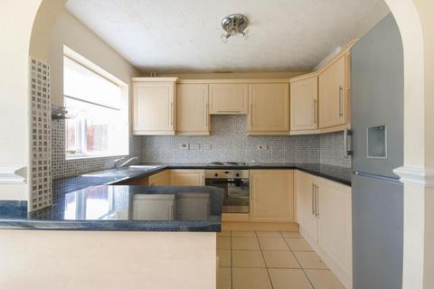 3 bedroom semi-detached house to rent, Spiredale Brow, Standish, Wigan, WN6 0XT