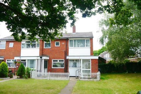 4 bedroom semi-detached house to rent, Travellers Lane, Hatfield