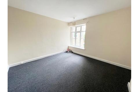 2 bedroom flat to rent - London Road, Leigh-on-Sea