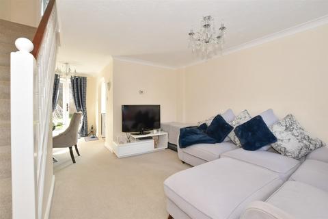 24 Downs Close, Headcorn, Ashford, TN27 9UG