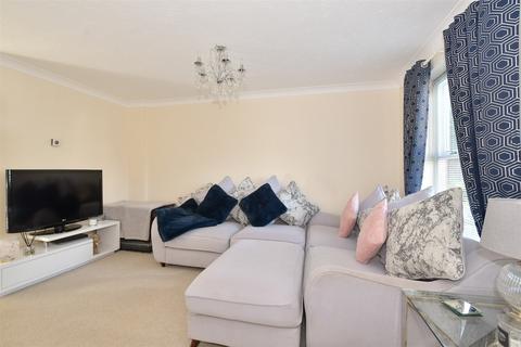 24 Downs Close, Headcorn, Ashford, TN27 9UG