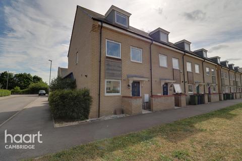 3 bedroom end of terrace house for sale - Cranesbill Close, Cambridge