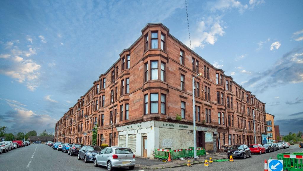 Burghead Place, Linthouse, Glasgow, G51 2 bed flat for sale £79,000