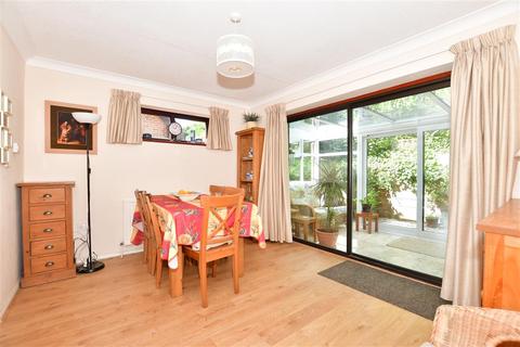 28 Bybrook Field, Sandgate, Folkestone, CT20 3BQ
