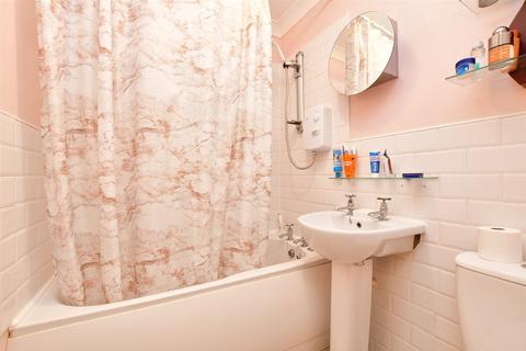36 Guernsey Close, Crawley, RH11 9QS