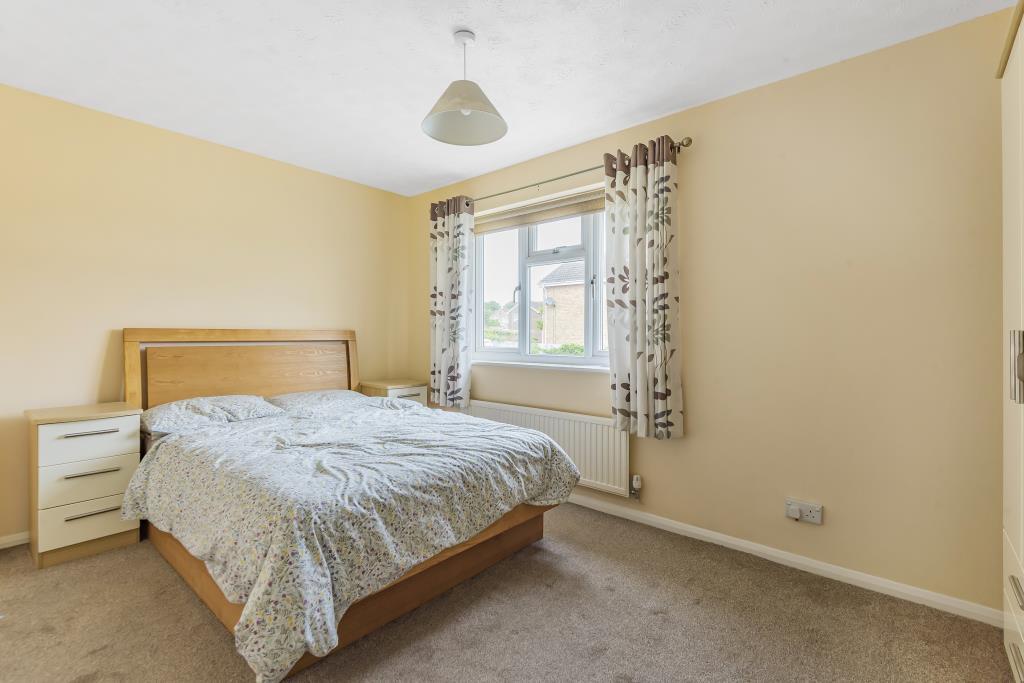 Cherwell Heights, Banbury, Oxfordshire, OX16 3 bed terraced house £240,000
