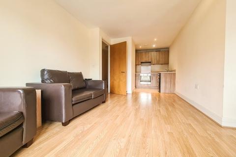 2 bedroom flat to rent, 87 Greyhound HIll, Hendon, London, NW4