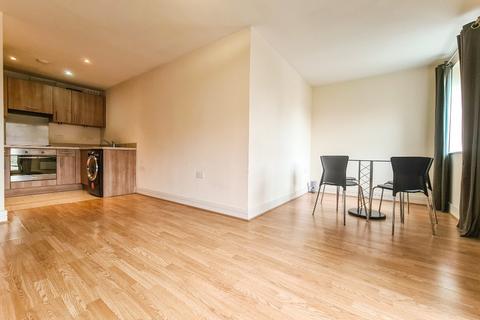 2 bedroom flat to rent, 87 Greyhound HIll, Hendon, London, NW4