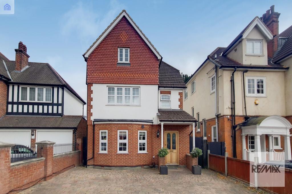 West Park, SE9 5 bed detached house £3,000 pcm (£692 pw)